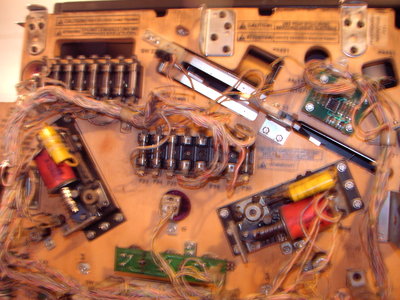 Cool, this one has those rare German fuses that are soldered bridged together!